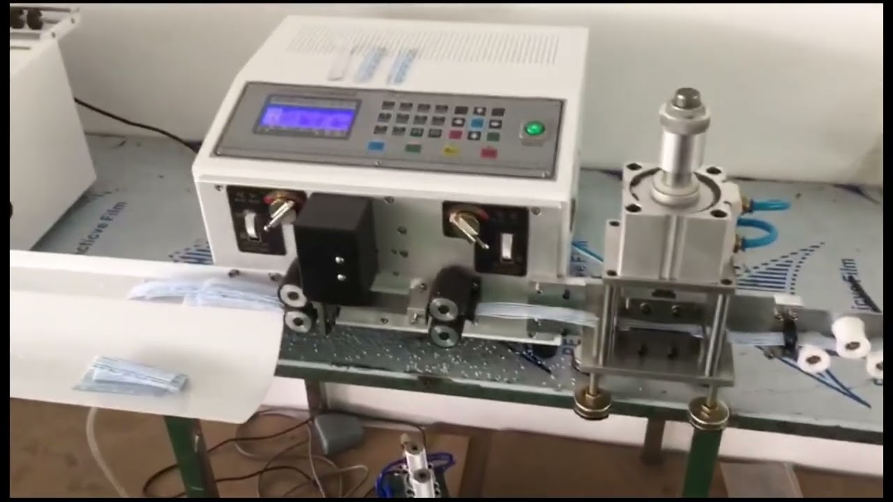 Machine de coupe et dénudage de câbles plats flexibles – haute précision