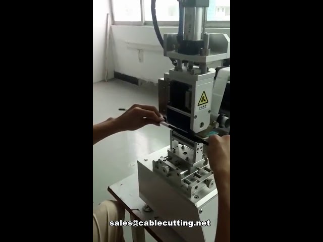 Machine d'étiquetage et de marquage automatique pour enroulement circulaire de fils