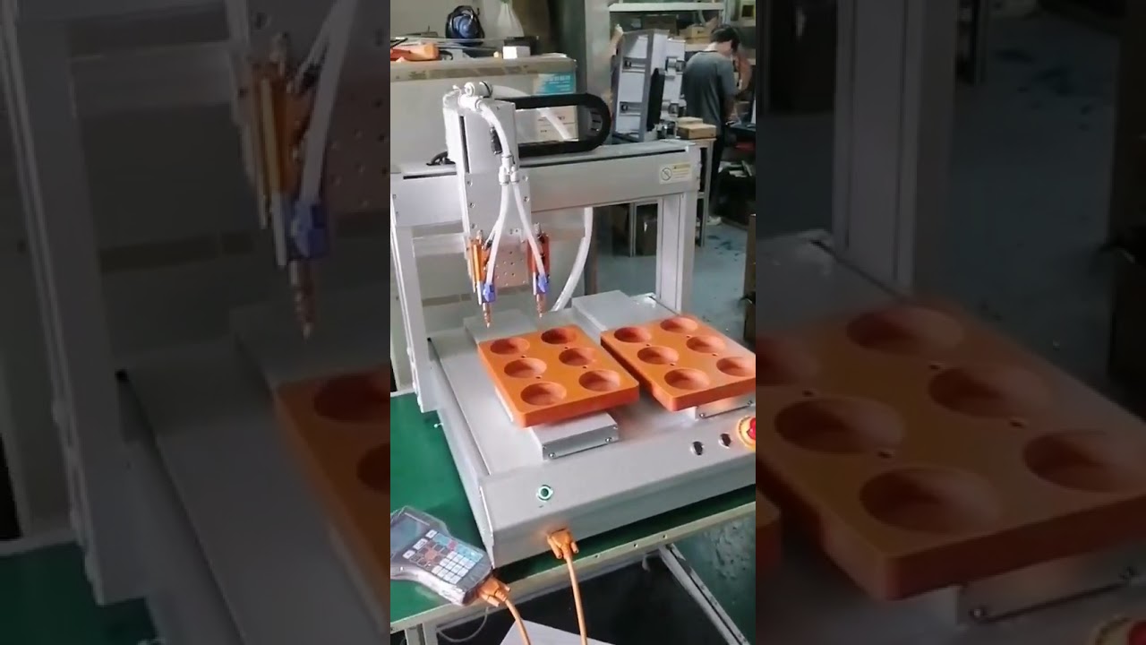 Robot automatique de distribution de colle – Distributeur spécial pour LED #usine #machine