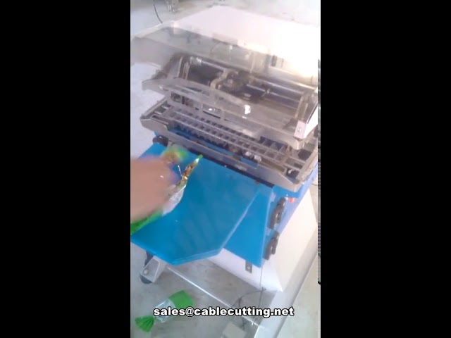 Machine à fermer les sacs de pain : attache torsadée et clips plastique automatique