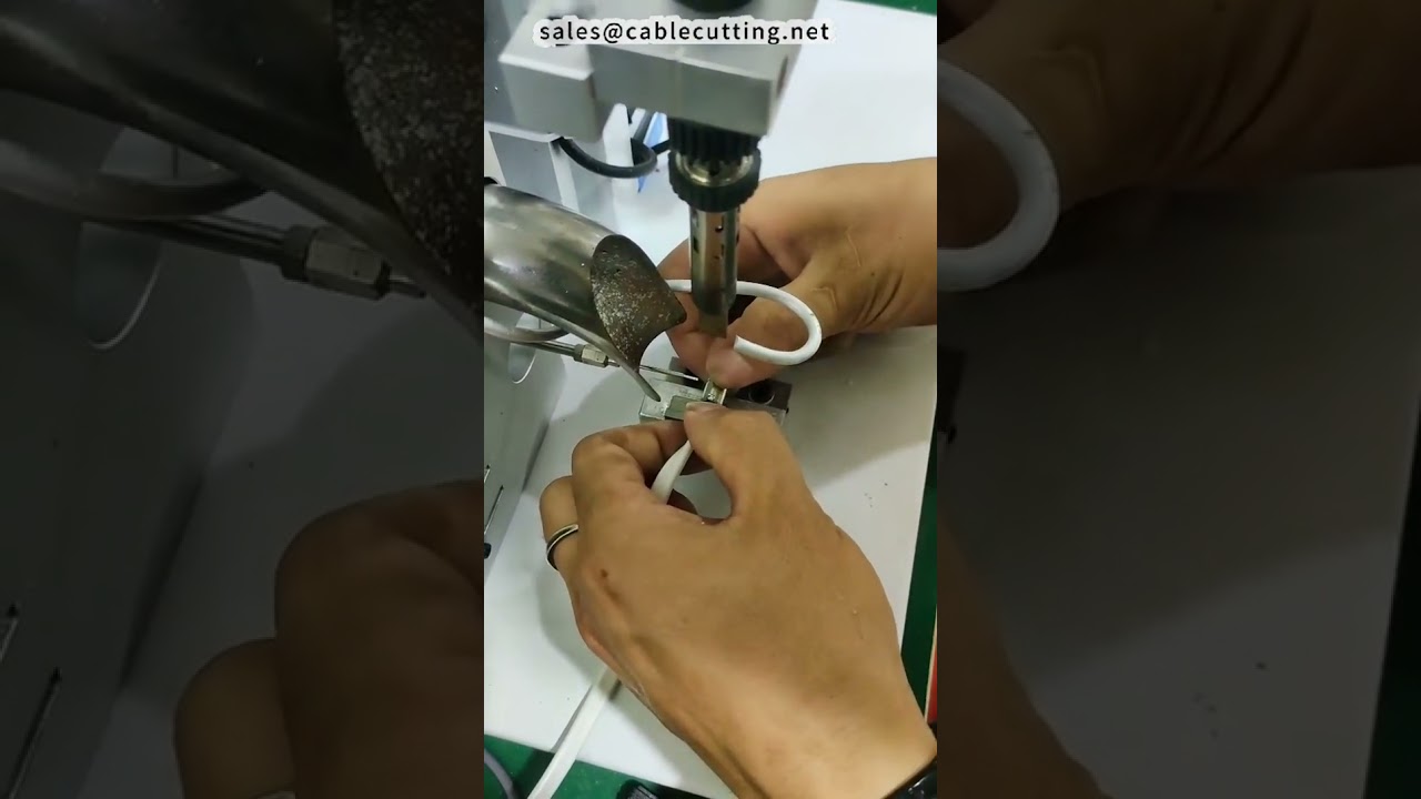 Soudeuse universelle pour fiches DC : s'adapte à toutes les tailles