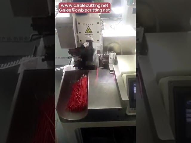 Machine de sertissage de bornes et dénudage de câbles électriques - Coupe et sertissage automatisé