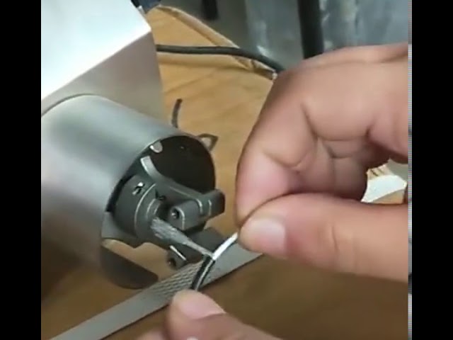 Machine à torsader les fils de blindage WPM 003A