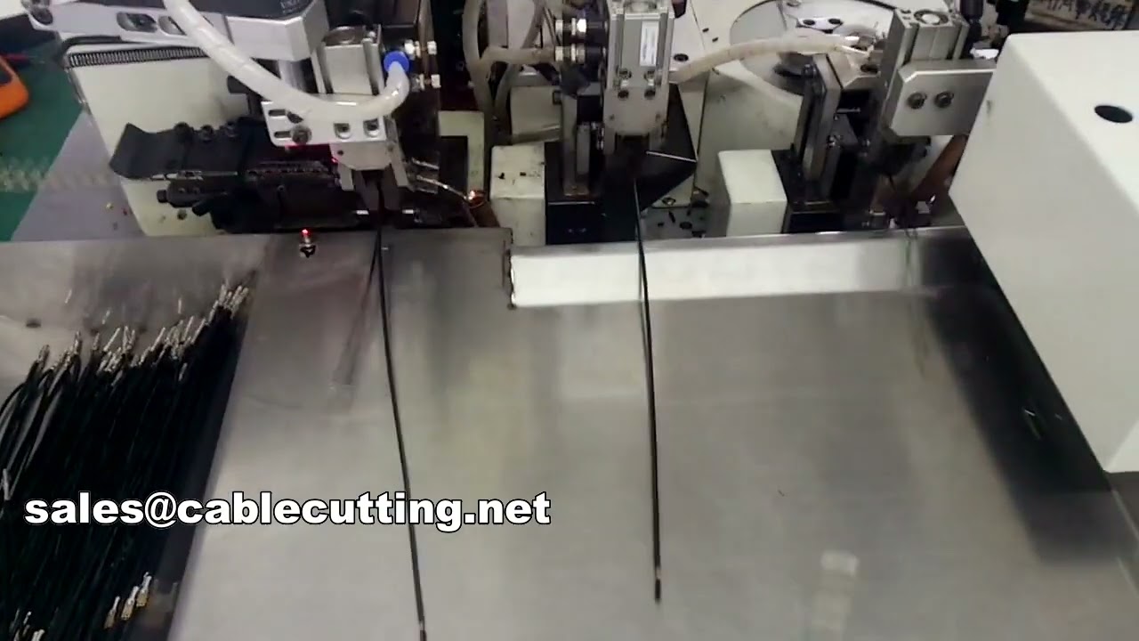 Machine à sertir automatique trois faces pour deux fils WPM-038F