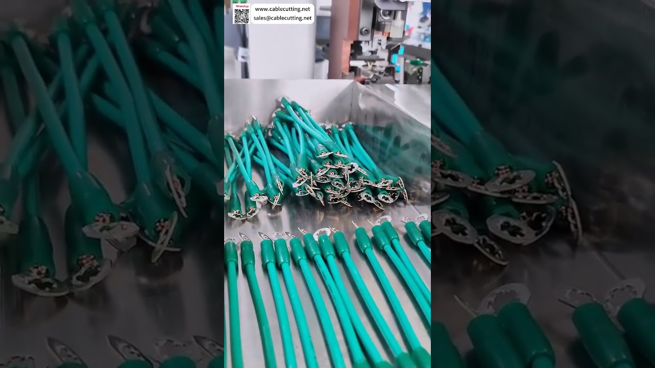 Machine à sertir double tête et insertion de boîtier pour faisceaux de câbles – Outil de traitement automatique