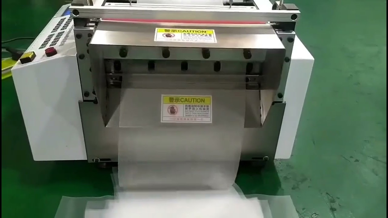 Machine de découpe de tubes compacte pour atelier