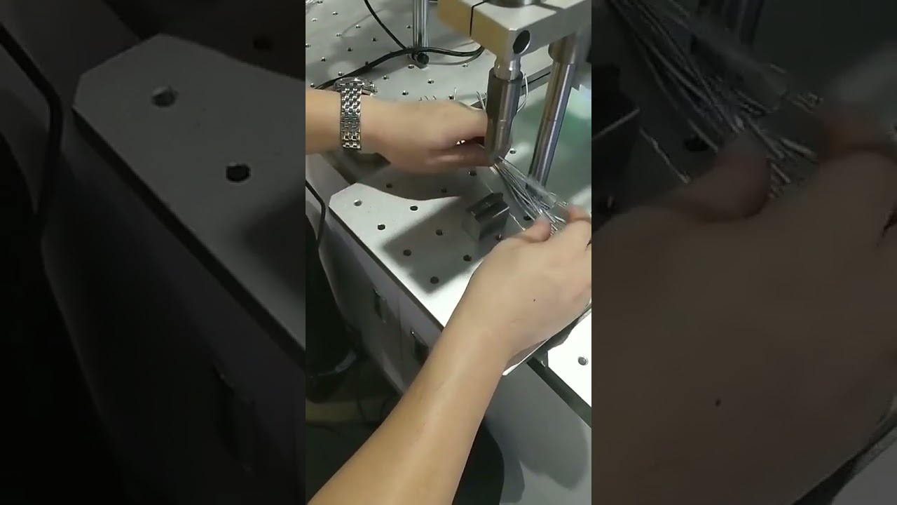 Machine de soudage par ultrasons pour tubes PVC et bornes | #usine #automatisation