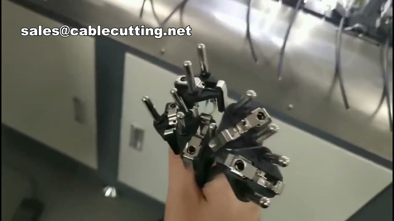 Réglage de la machine à crimper les inserts de fiches