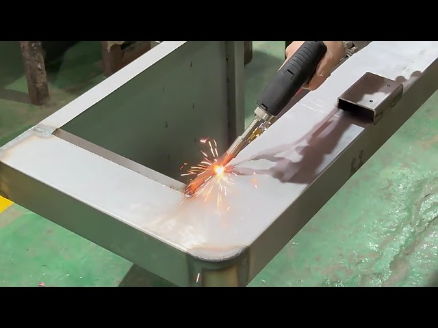 Soudeuse laser 3 en 1 1500W – Machine de soudage métal performante