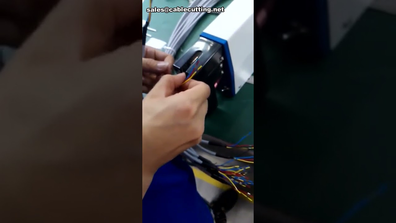 Machine de dénudage et de pelage pneumatique par induction pour faisceaux de câbles