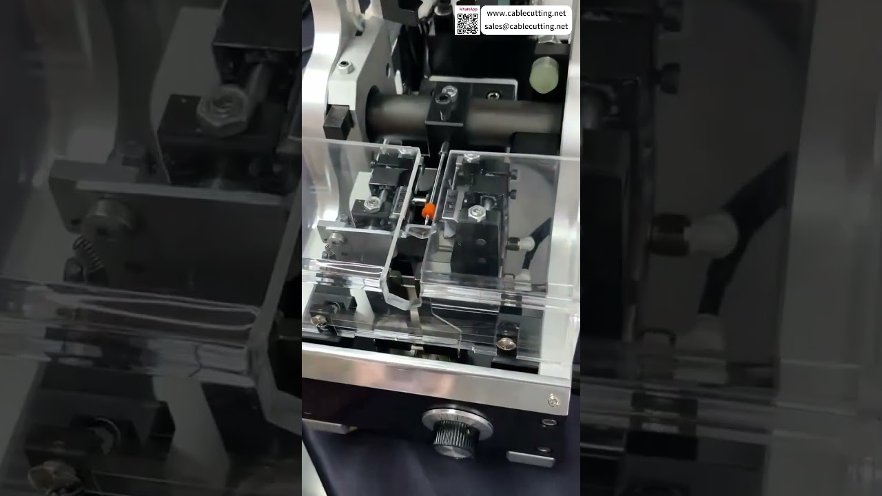 Machine d'insertion de fiches étanches HXN CD200A – Réglage et processus d'alimentation par rail pour un rendement optimal
