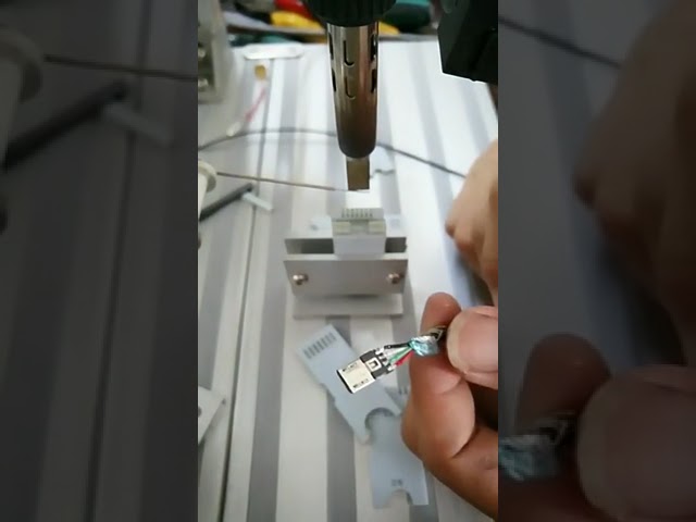 Machine de soudage de câble Type C haute précision – Soudure automatique iPhone USB-A et DIY