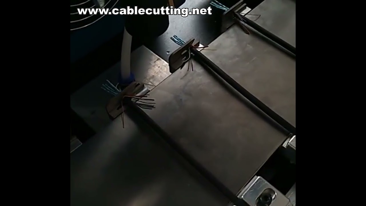 Machine de dénudage laser : coupe de feuille d'aluminium coaxiale et dénudage automatique de fils multiples