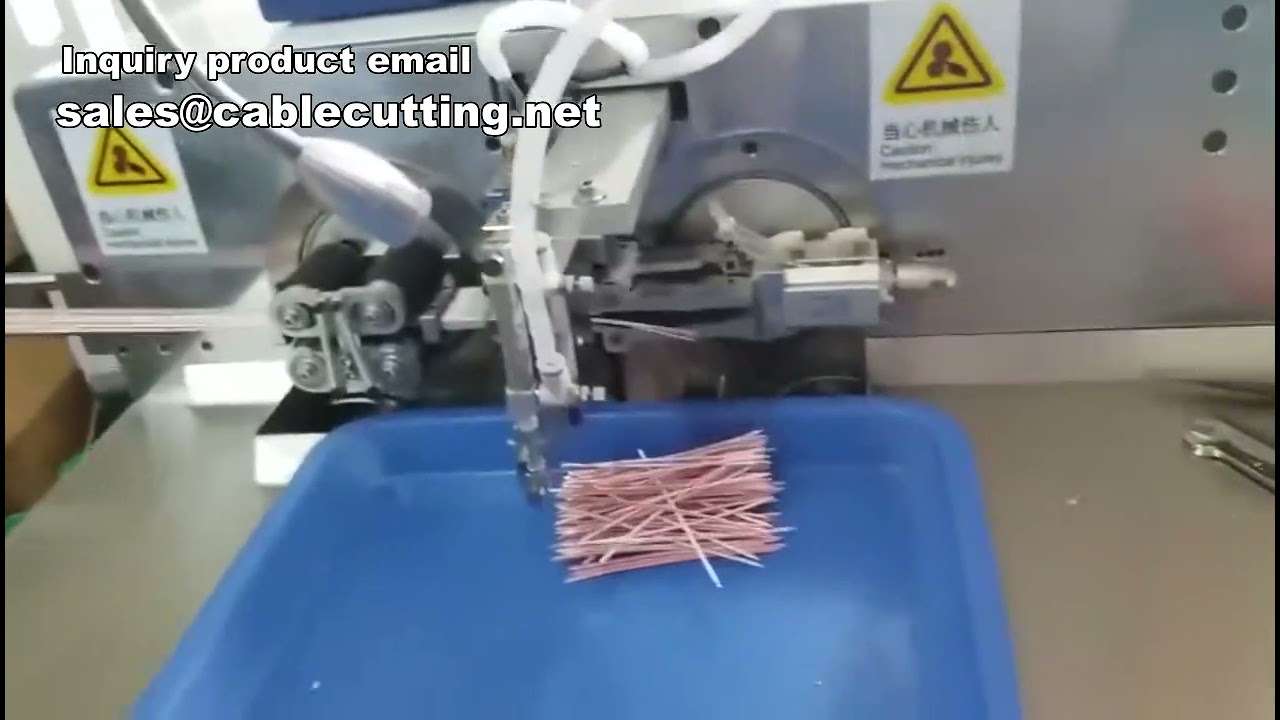 Machine automatique de sertissage de bornes, soudage de fils, dénudage et torsion