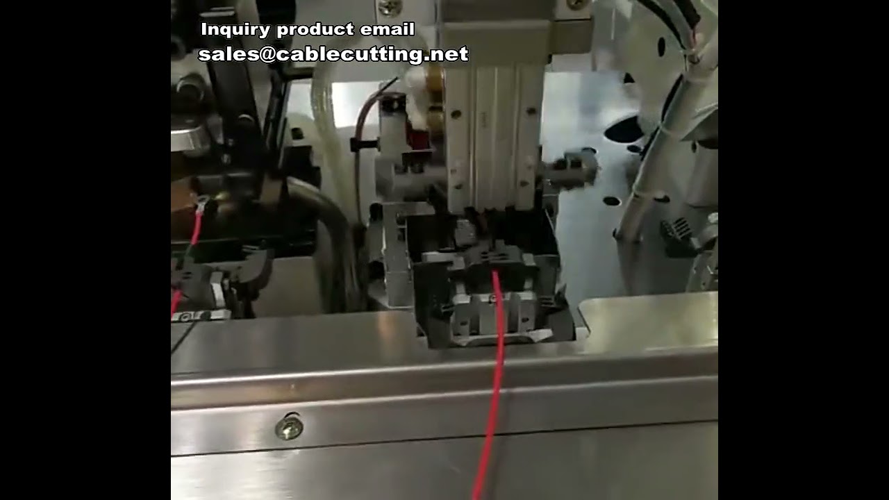 Machine de sertissage de câbles thermorétractables avec pose automatique de gaine et séchage