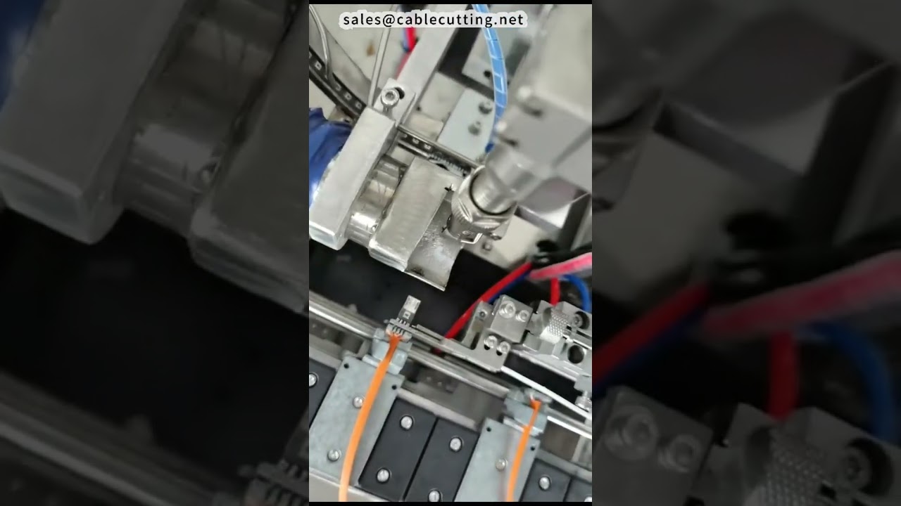 Machine automatique d'étamage et soudage pour fils émaillés et têtes USB