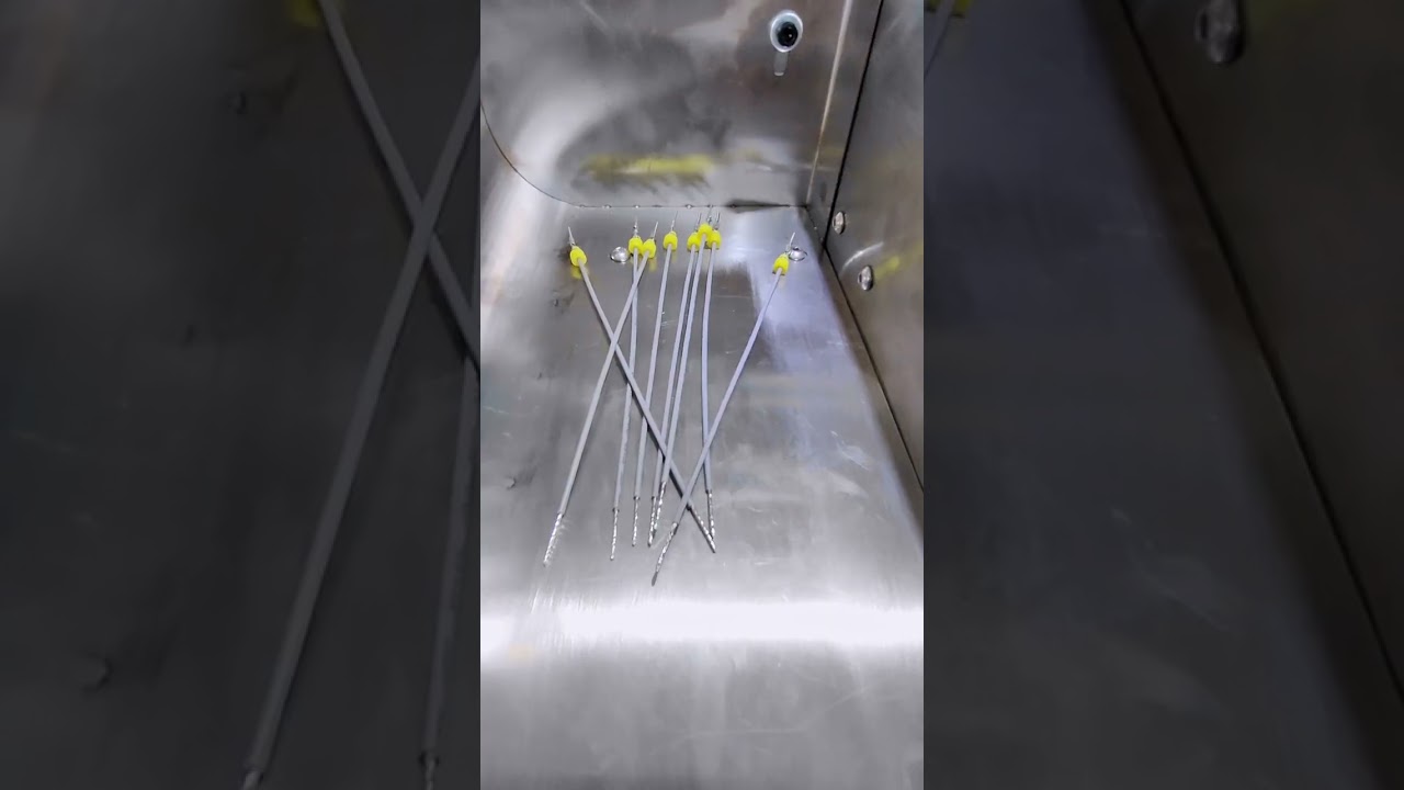 Étamage de fils longs et insertion de fiches | Machine d'automatisation d'usine