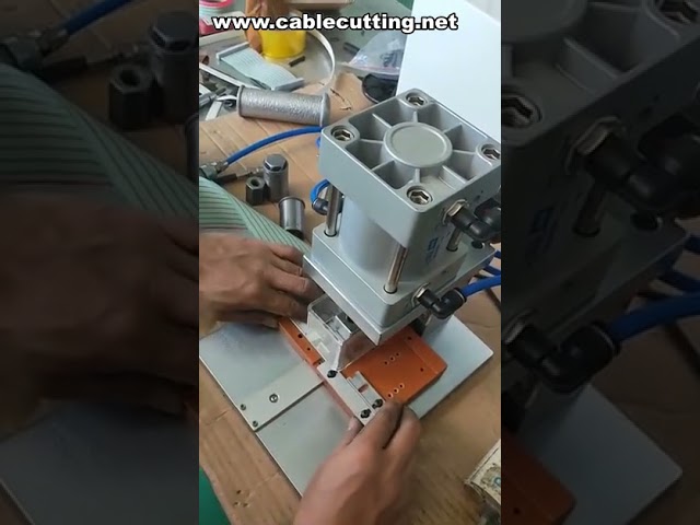 Machine à sertir les câbles plats | Presse pour câble ruban automatisée