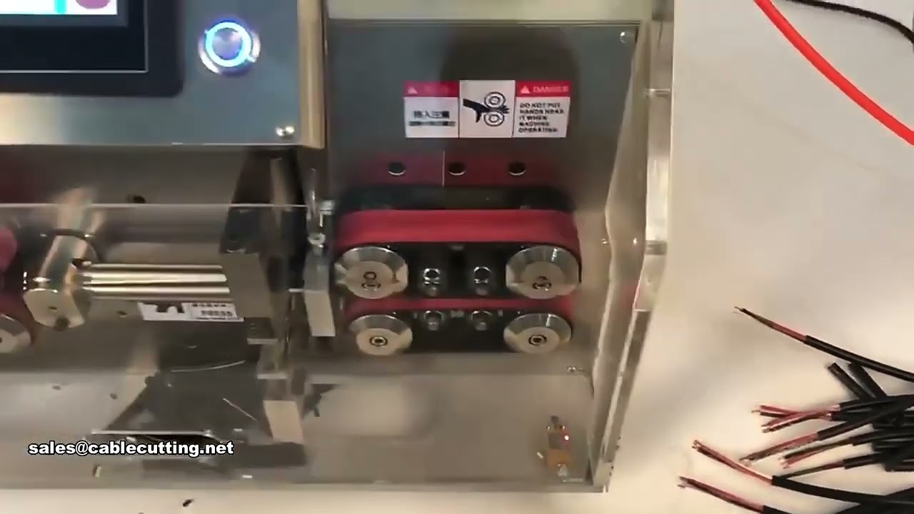 Machine automatique de coupe et dénudage de câble PVC Internet multifilaire