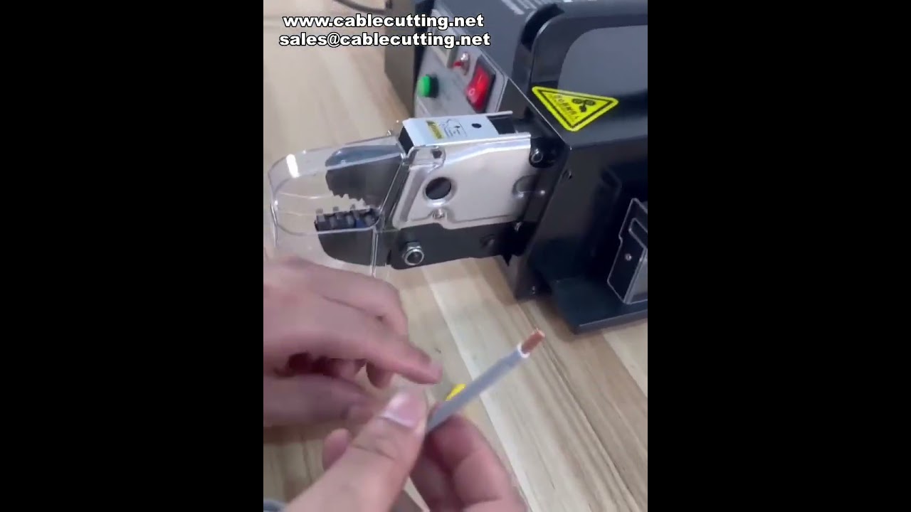 Machine à sertir les bornes électriques automatique - Haute précision industrielle