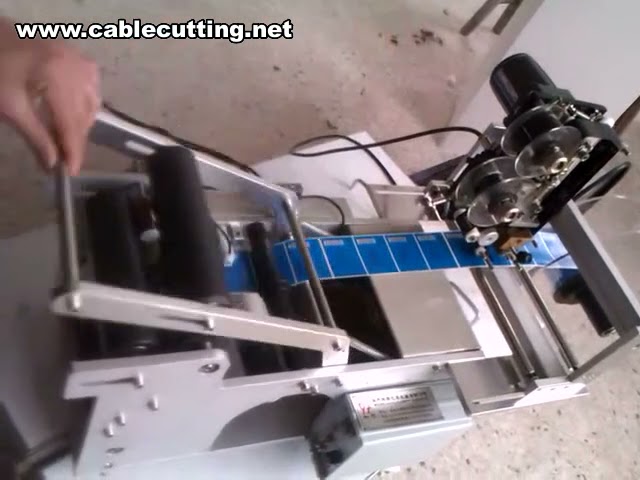 Machine d'étiquetage semi-automatique pour bouteilles rondes – Remplissage et étiquetage de précision